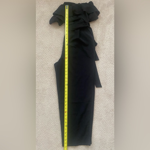 Banana Republic Ruffle V-Neck Jumpsuit Romper Size 4P NWT BLK Classic Minimalist - Picture 10 of 12
